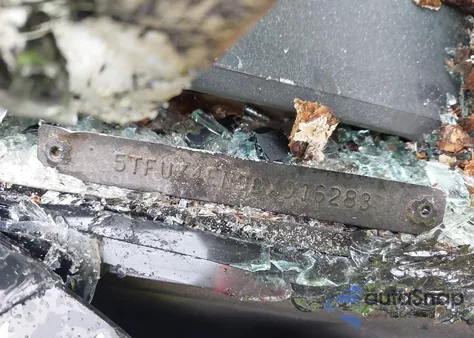 2013 Toyota Tacoma Access Cab z USA, uszkodzony, nr VIN 5TFUX4EN9DX016283